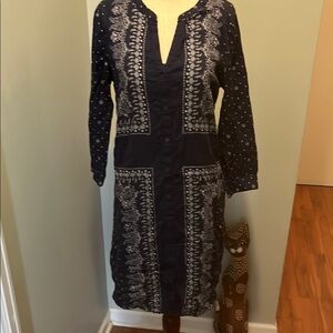 Old Navy Black and White Long Sleeve Plunge Dress